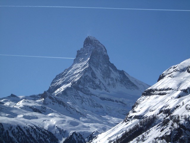 2009 Zermatt: Das Matterhorn über verschneiten Hängen